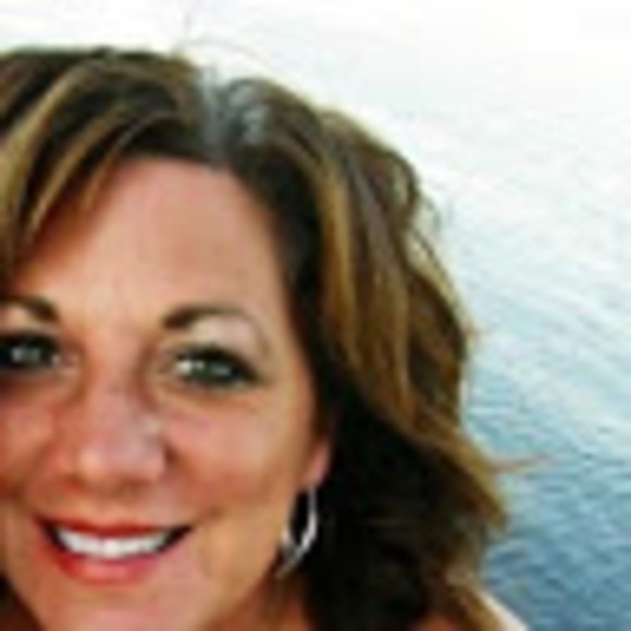 Meet your Posher, Pam - Picture 1 of 1